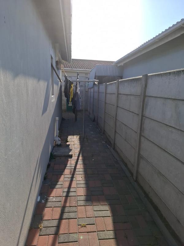 2 Bedroom Property for Sale in Lentegeur Western Cape